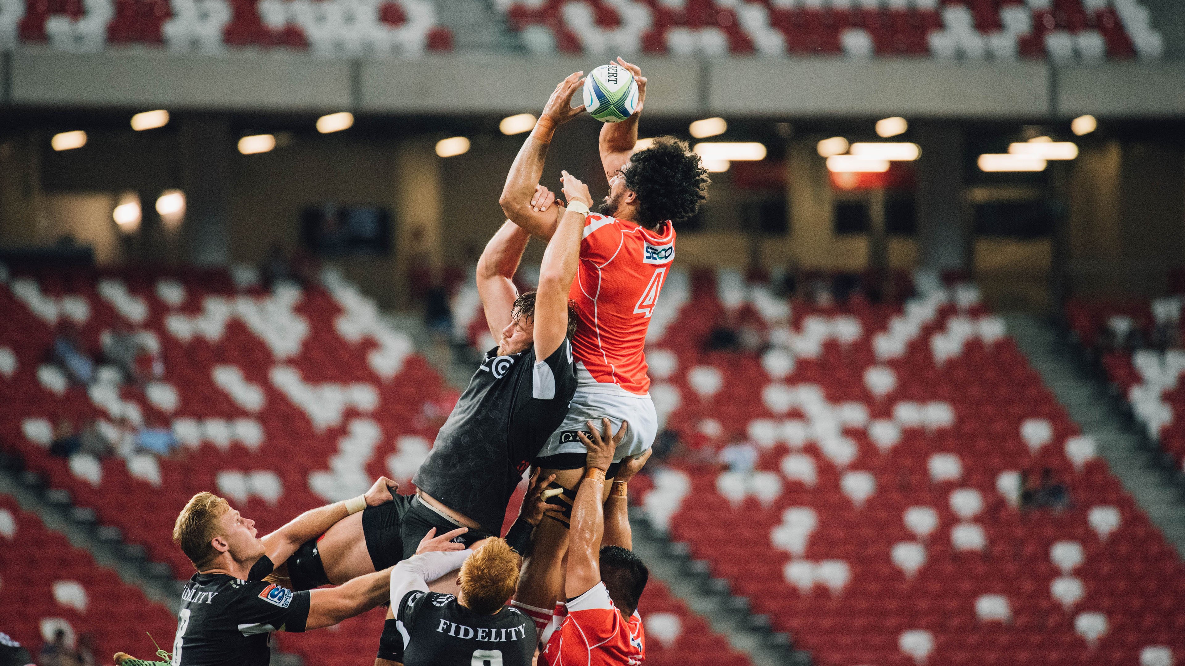 JIUYOU GAMING-国内足球产业链“人才+设备+场馆”融合发展格局形成，足球产业主要经营内容